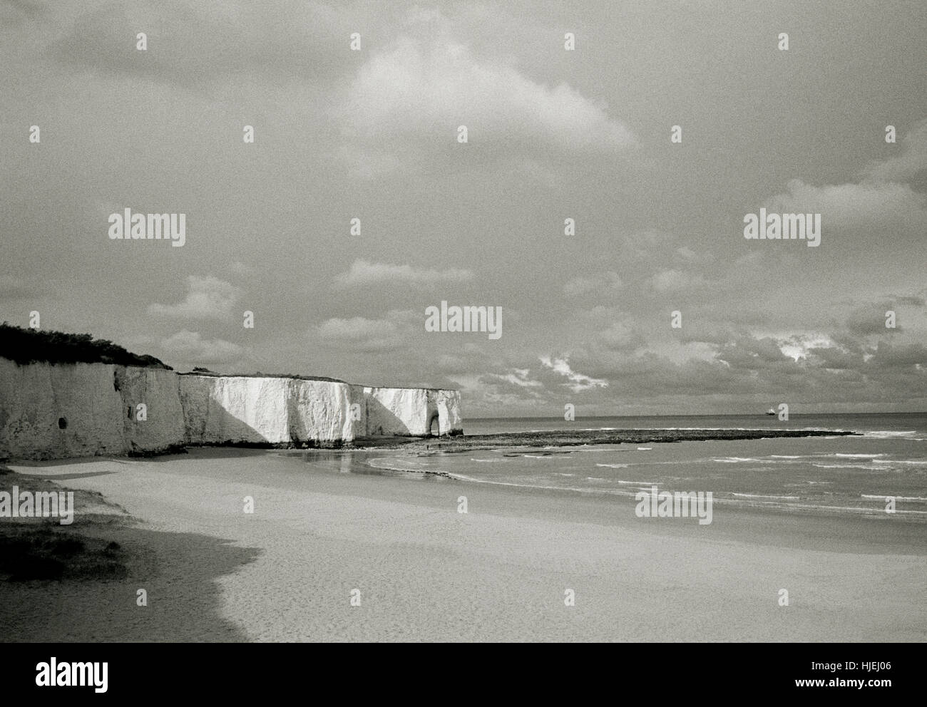 White cliffs kingsgate beach broadstairs hires stock photography and