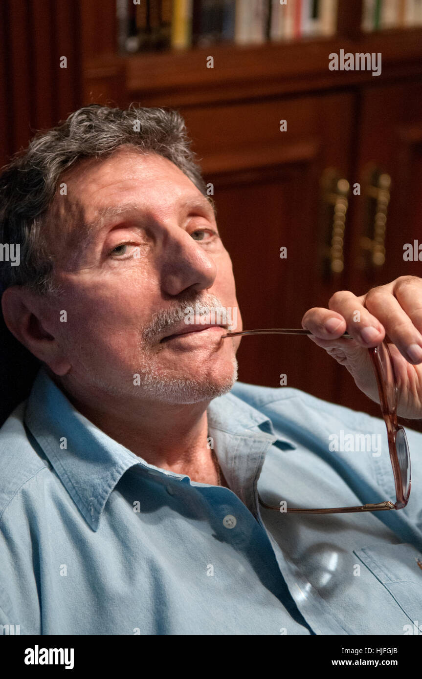 William peter blatty portrait hi-res stock photography and images - Alamy