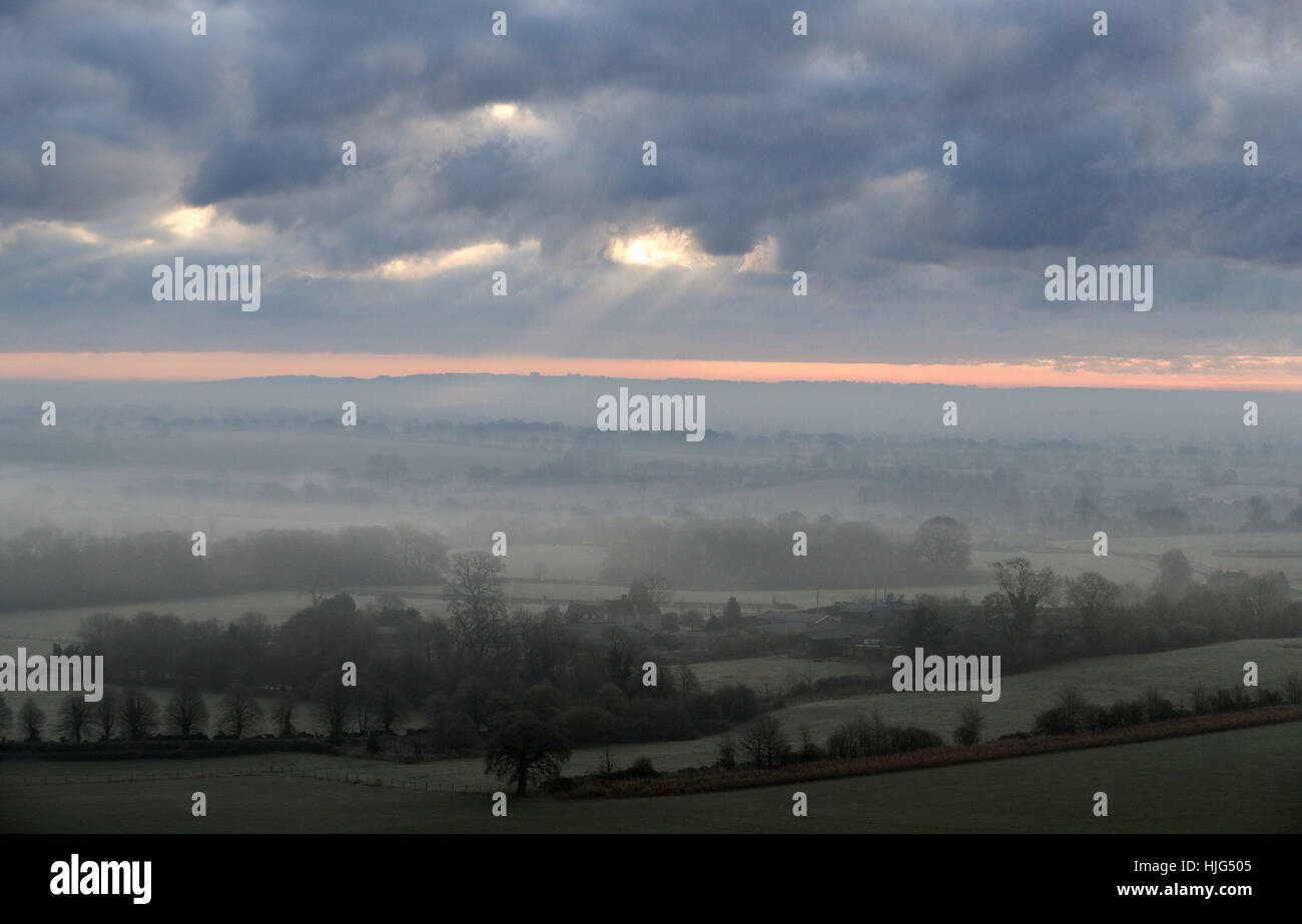 Fog forms over fields hi-res stock photography and images - Alamy