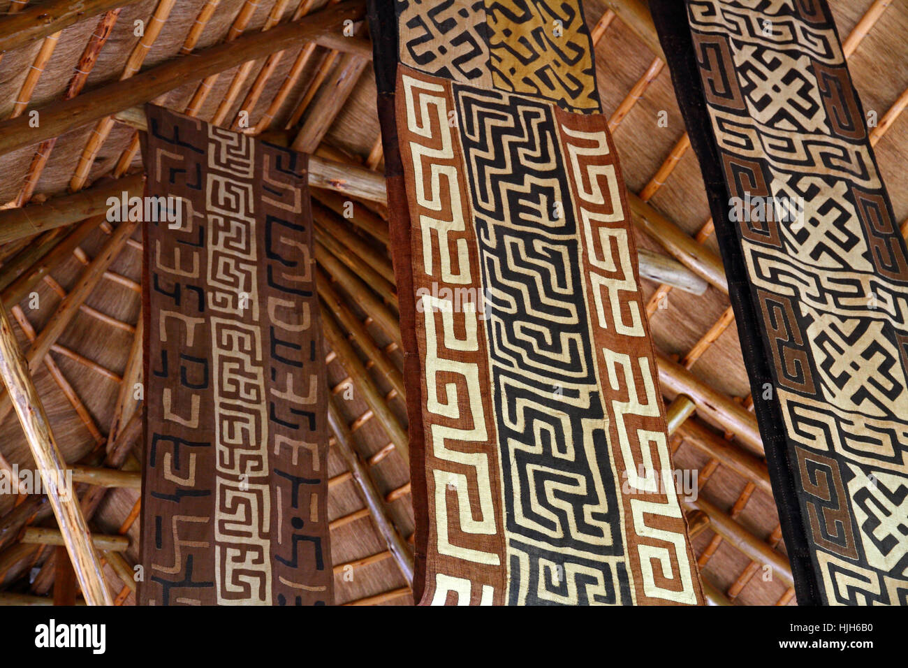 African textiles black and white hi-res stock photography and images ...