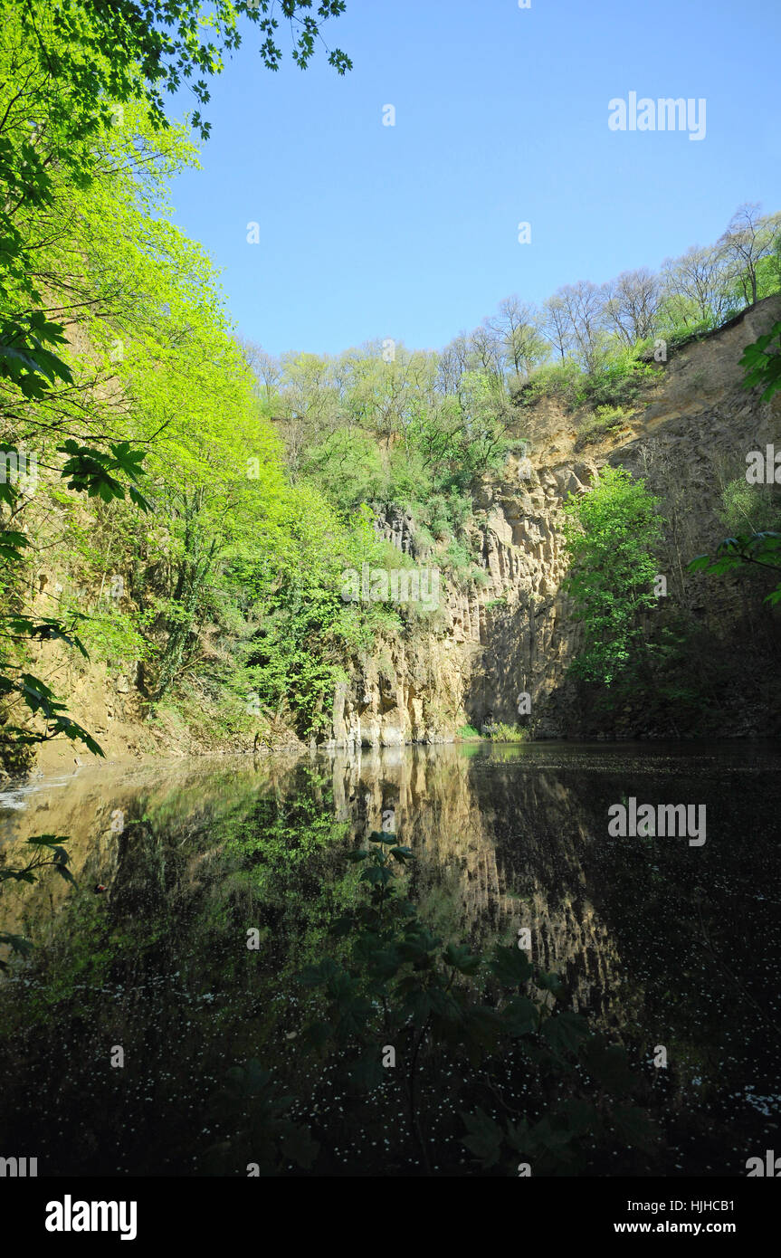 rock, quarry, salt water, sea, ocean, water, wall, big, large, enormous