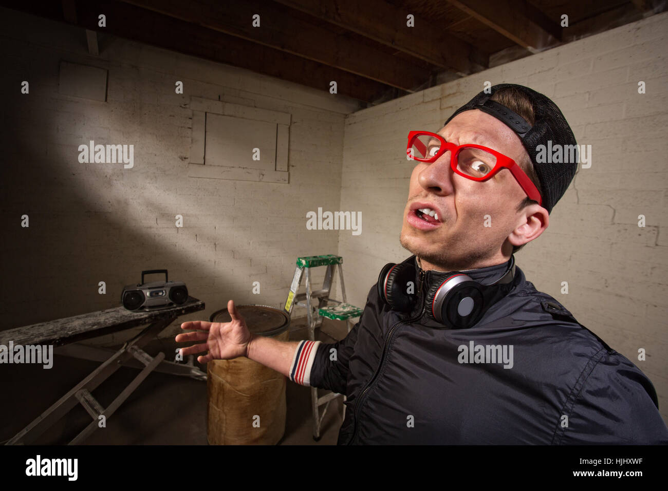 Logic Rapper Backwards Hat Rapper Backwards Hat High Resolution Stock Photography and Images - Alamy