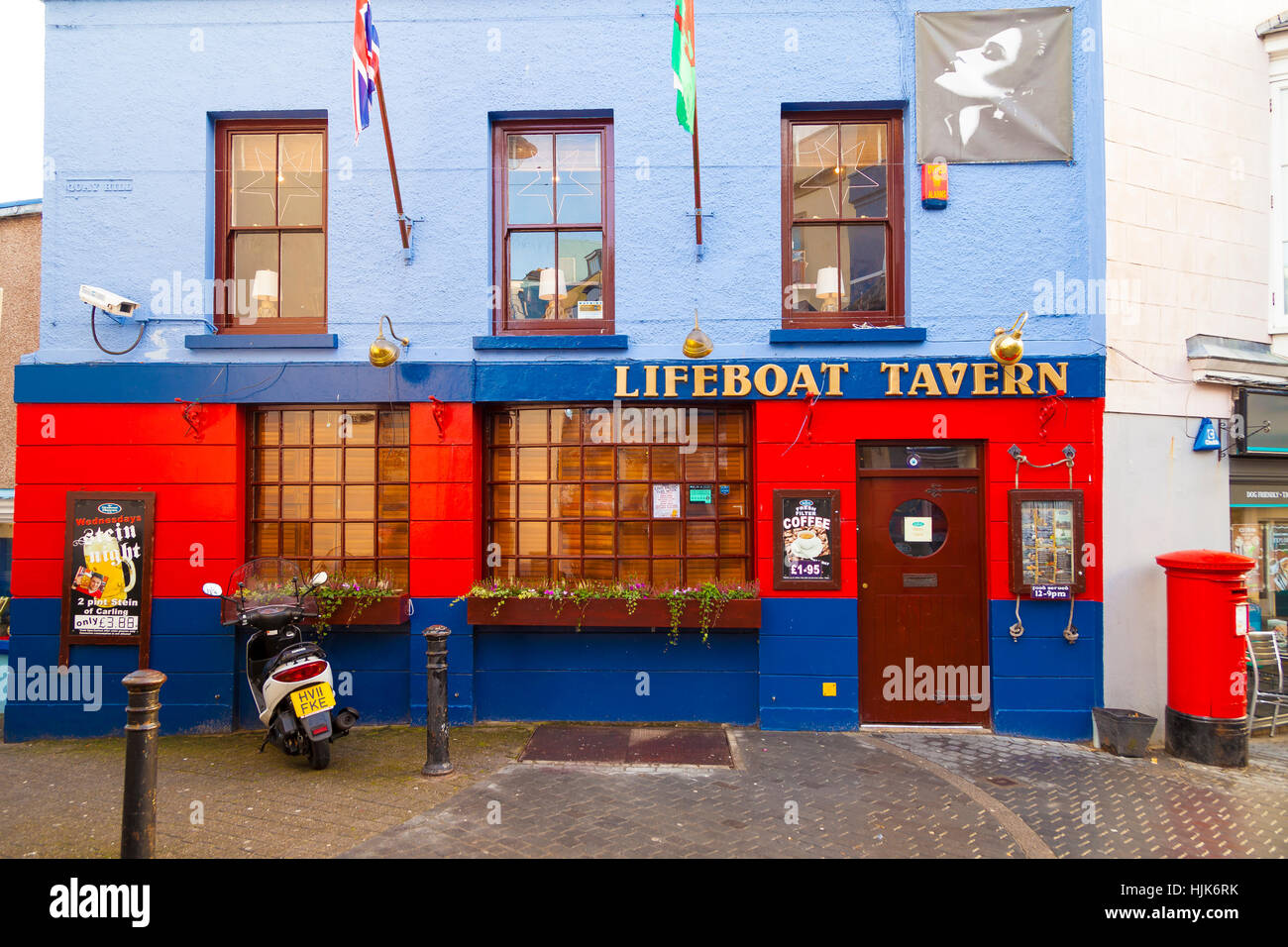 Tenby pub hires stock photography and images Alamy