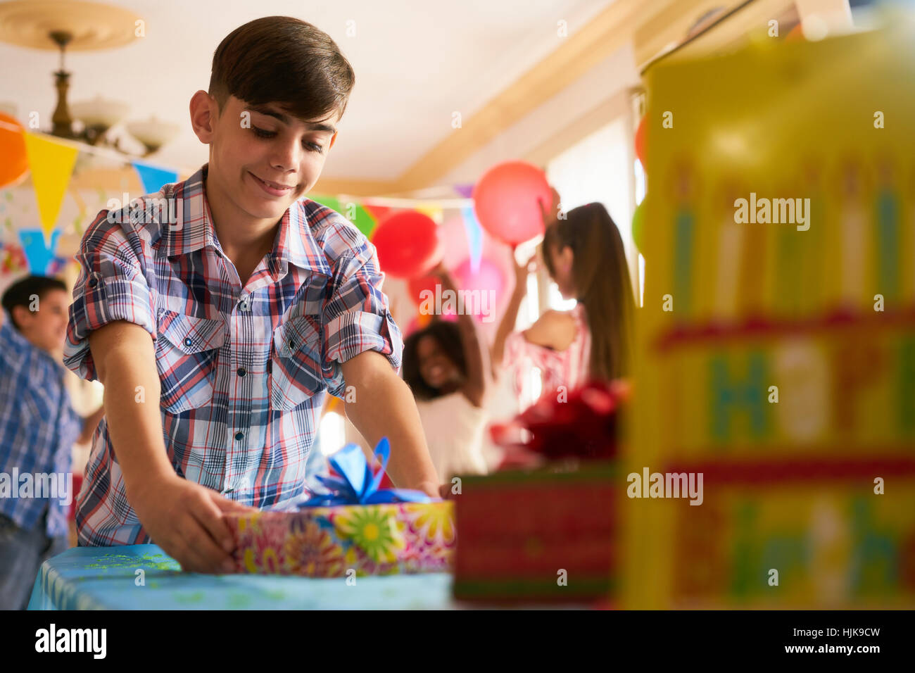 Hispanic Kids At Birthday Party Hi Res Stock Photography And Images Alamy