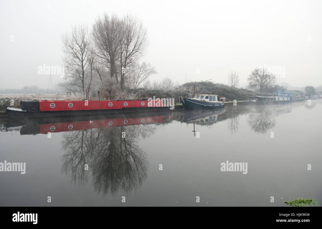 Dawn on the River Lea, Hackney, London, on a cold winter morning Stock Photo