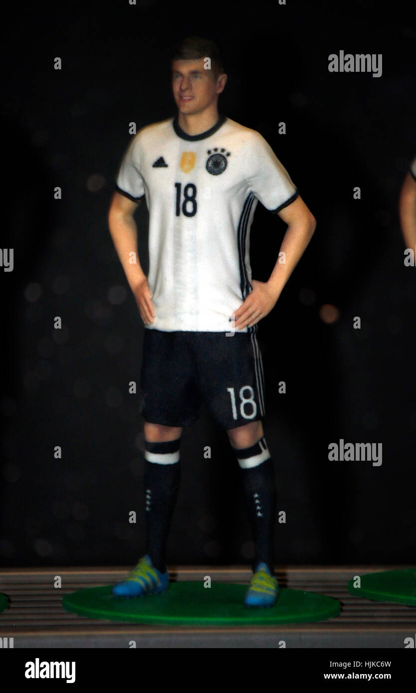 3d Figuren von der deutschen Fussball-Nationalmannschaft: Toni Kroos, Berlin. Stock Photo