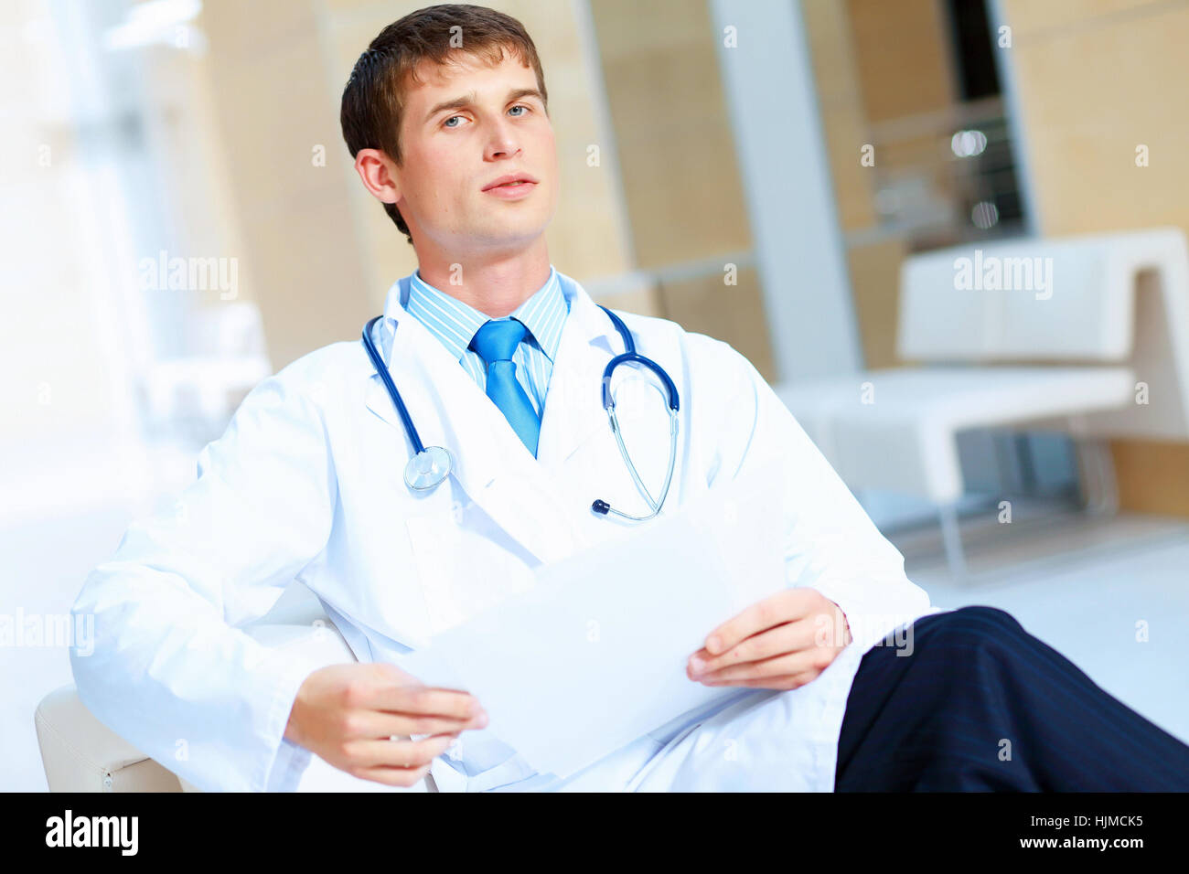 Friendly doctor hi-res stock photography and images - Alamy