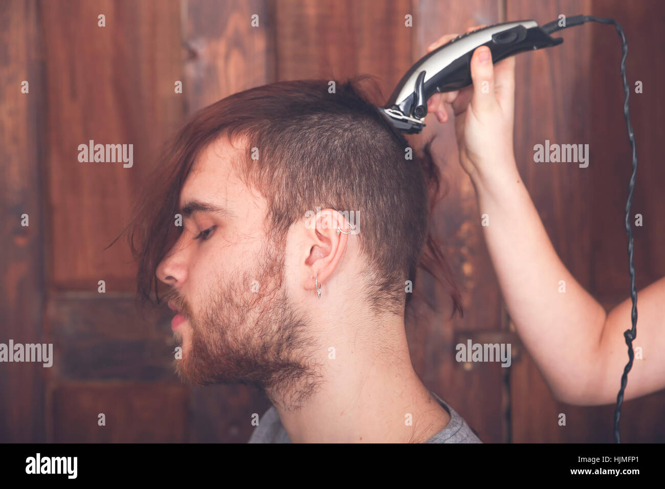hair cutting machine man