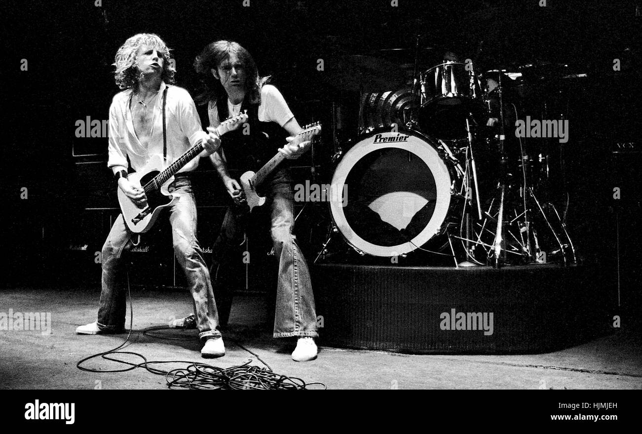 Status quo guitarist rick parfitt Black and White Stock Photos & Images