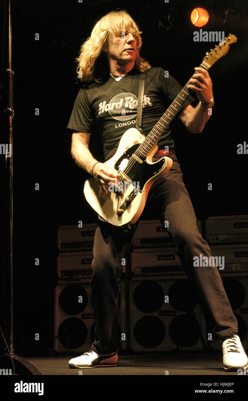 Rick parfitt 2016 hires stock photography and images Alamy