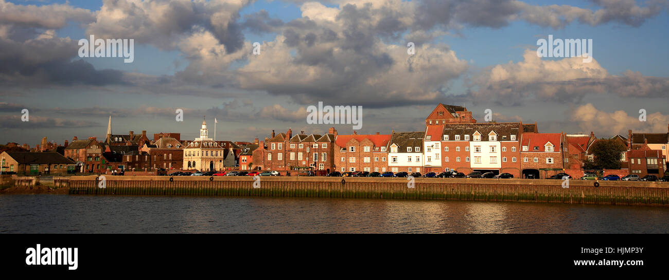 King's Lynn waterfront reflected in the river Ouse, Kings Lynn town ...