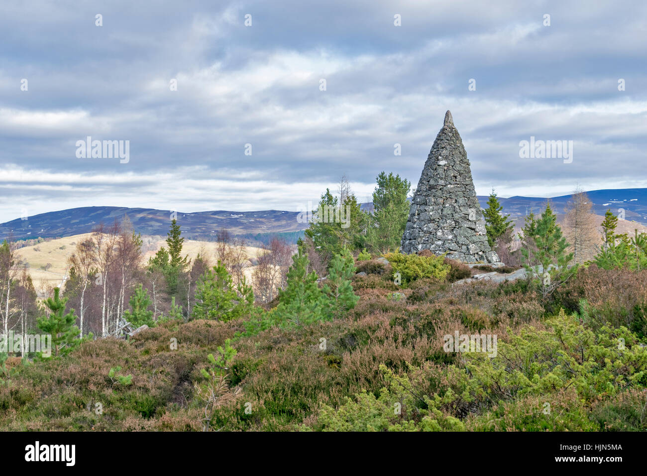 BALMORAL CAIRNS BALMORAL ESTATE CRATHIE THE PURCHASE CAIRN AND DISTANT HILLS Stock Photo Alamy