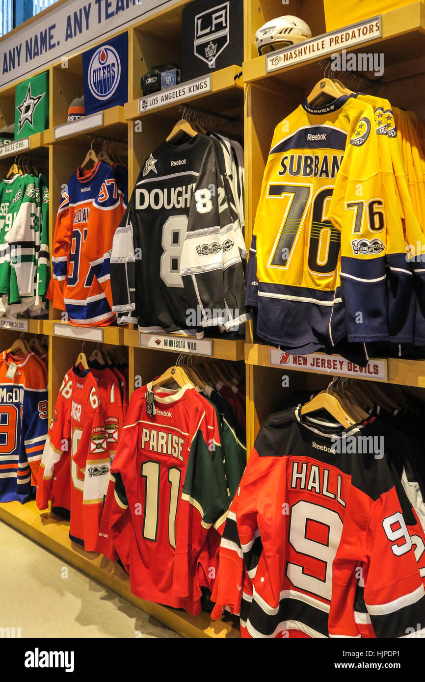 NHL Powered by Reebok Store, 1185 Avenue of the Americas, at the corner of  47th Street, NYC Stock Photo - Alamy