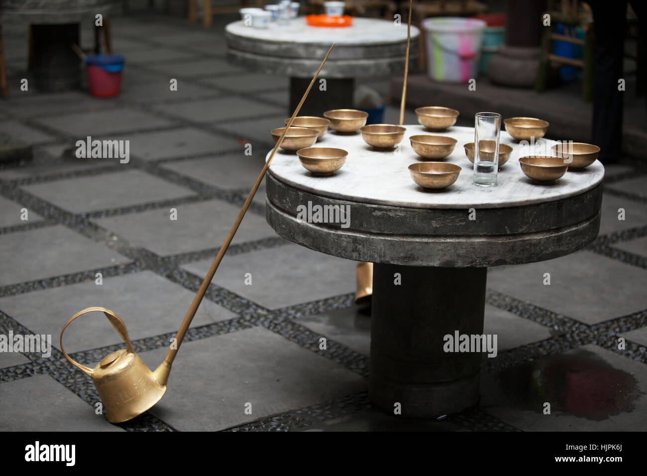 Long spout tea hi-res stock photography and images - Alamy