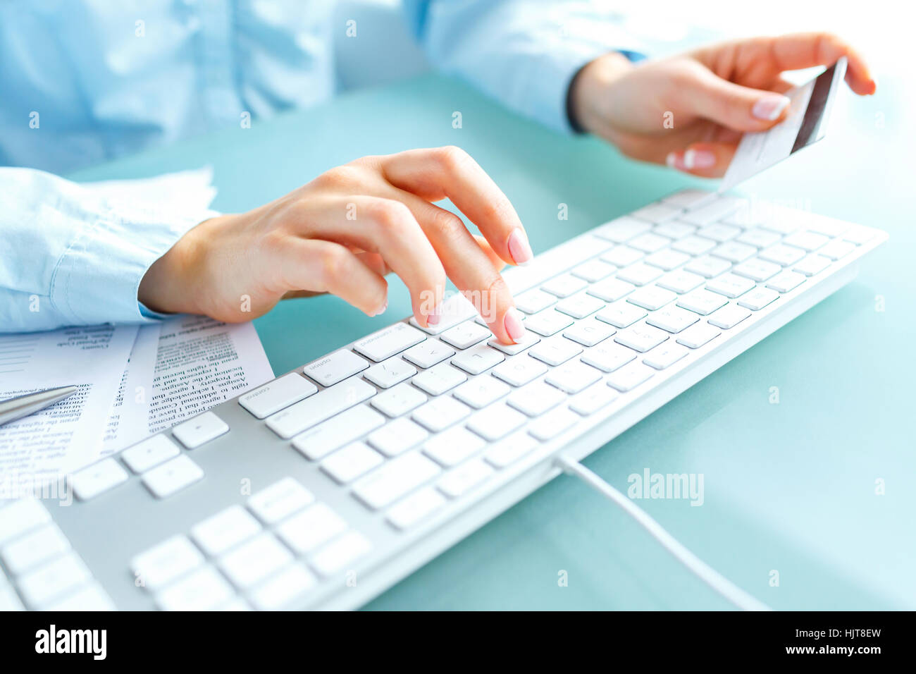 Hands using computer and credit card. Online shopping Stock Photo - Alamy