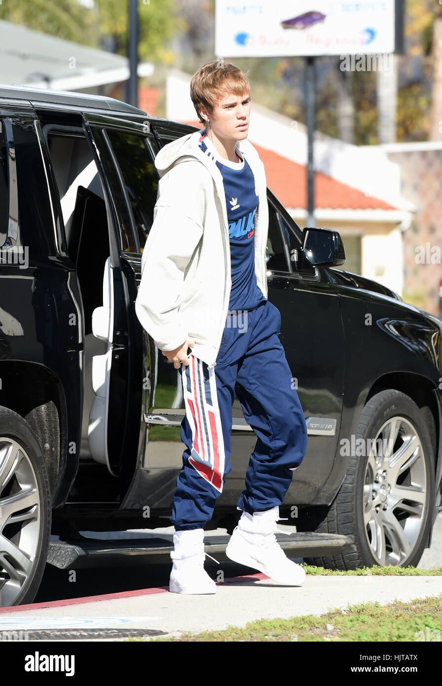 Justin Bieber out and about on Christmas Eve Featuring: Justin Bieber  Where: Los Angeles, California, United States When: 24 Dec 2016 Credit:  WENN.com Stock Photo - Alamy