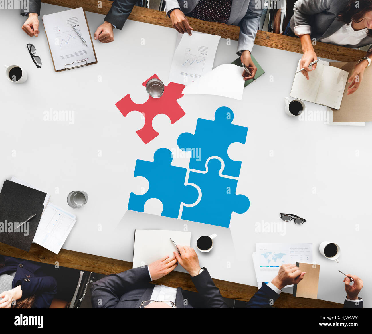 Office team building activities hi-res stock photography and images - Alamy