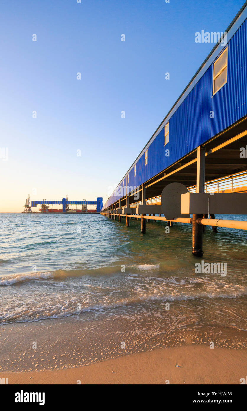 Kwinana Grain Terminal Jetty Stock Photo Alamy