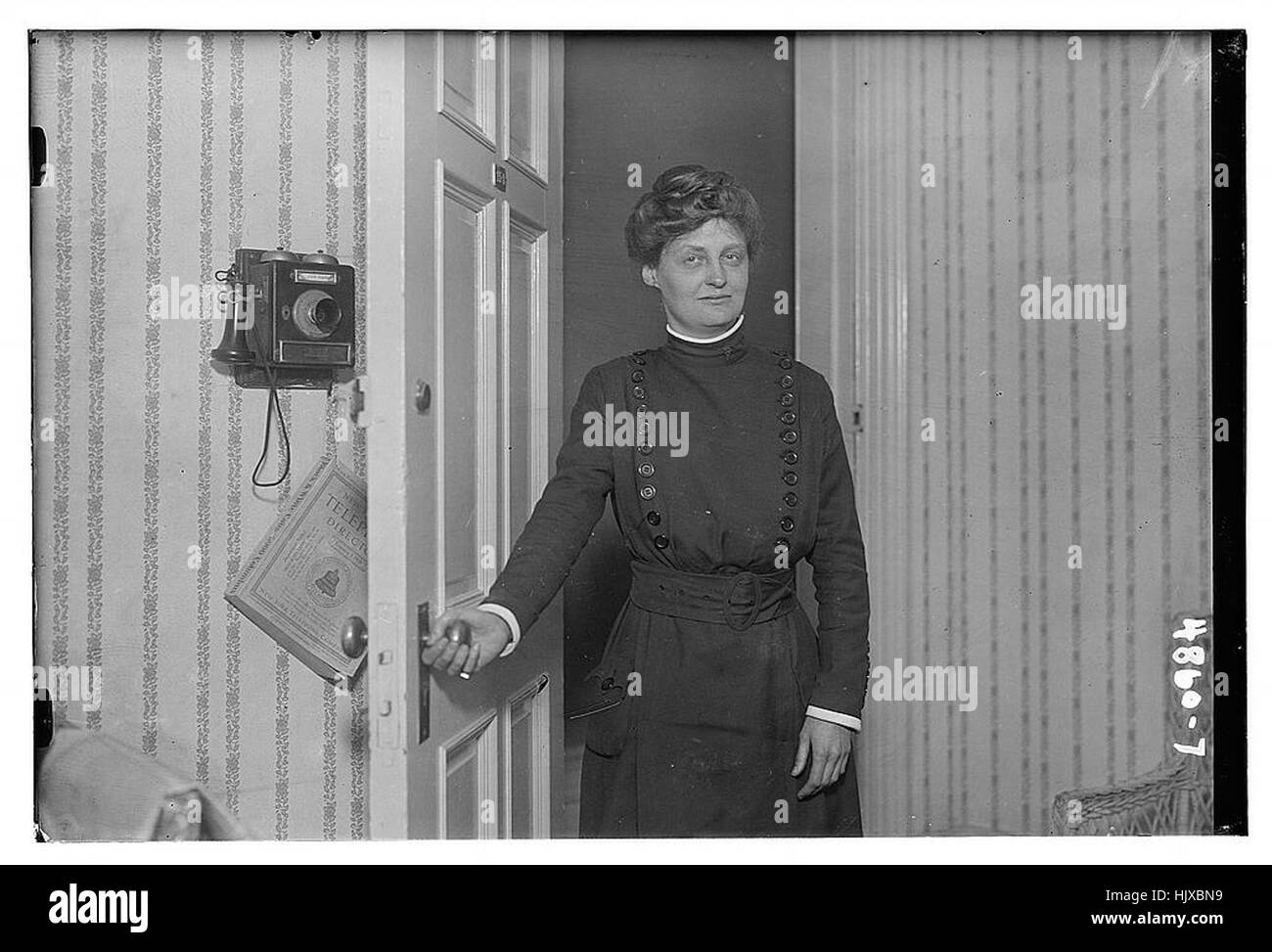 Vintage woman hi-res stock photography and images - Alamy
