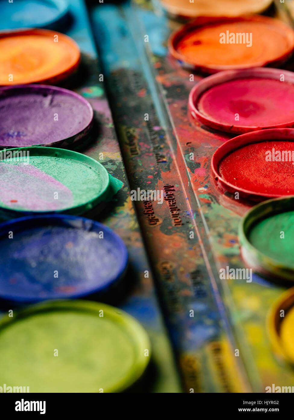 Paint tray palette hi-res stock photography and images - Alamy