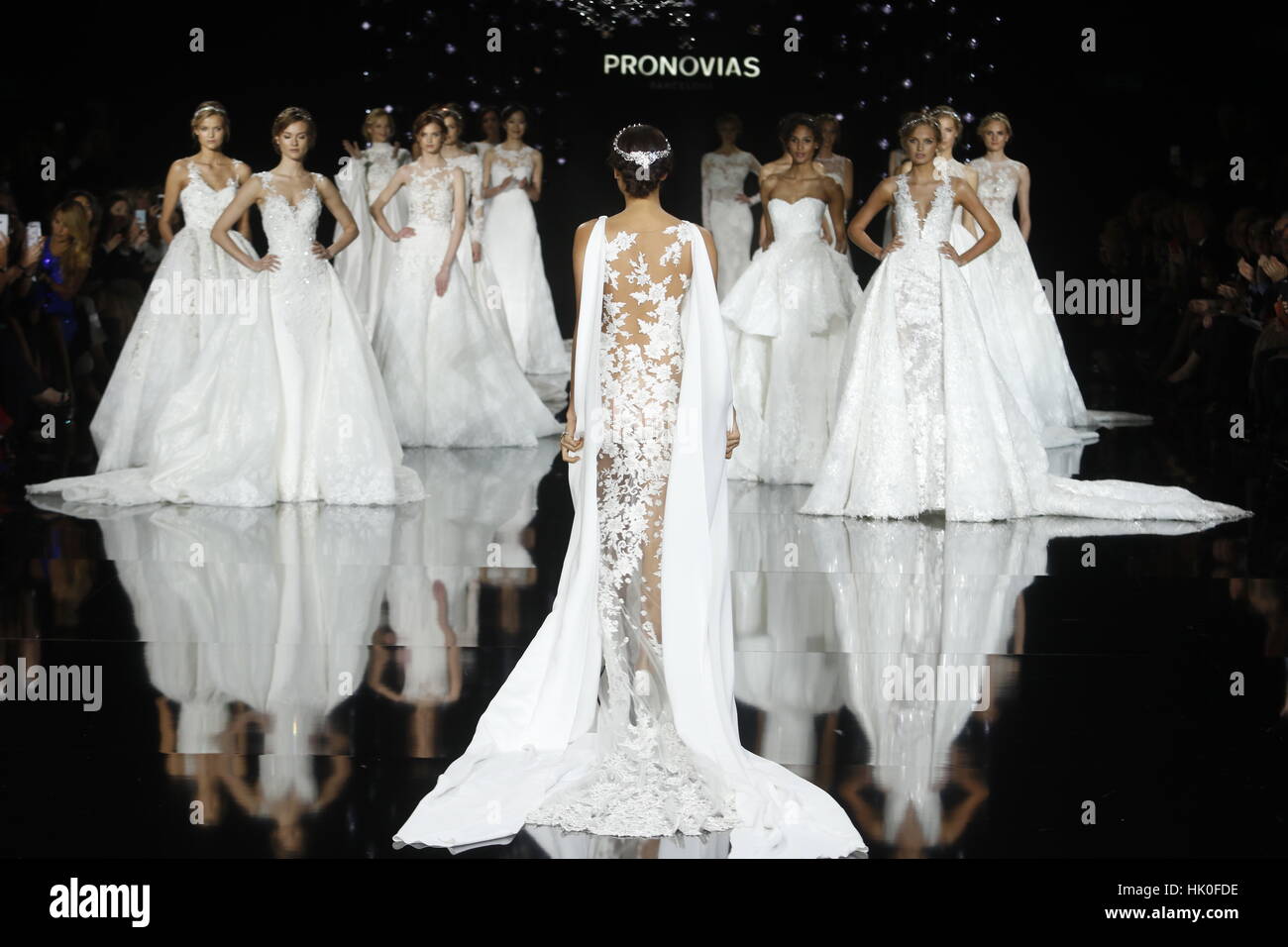 irina shayk pronovias