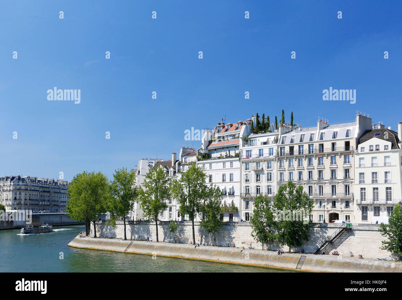 France, Paris. 4th arrondissement. The Ile Saint Louis. The Seine in the foreground. Stock Photo