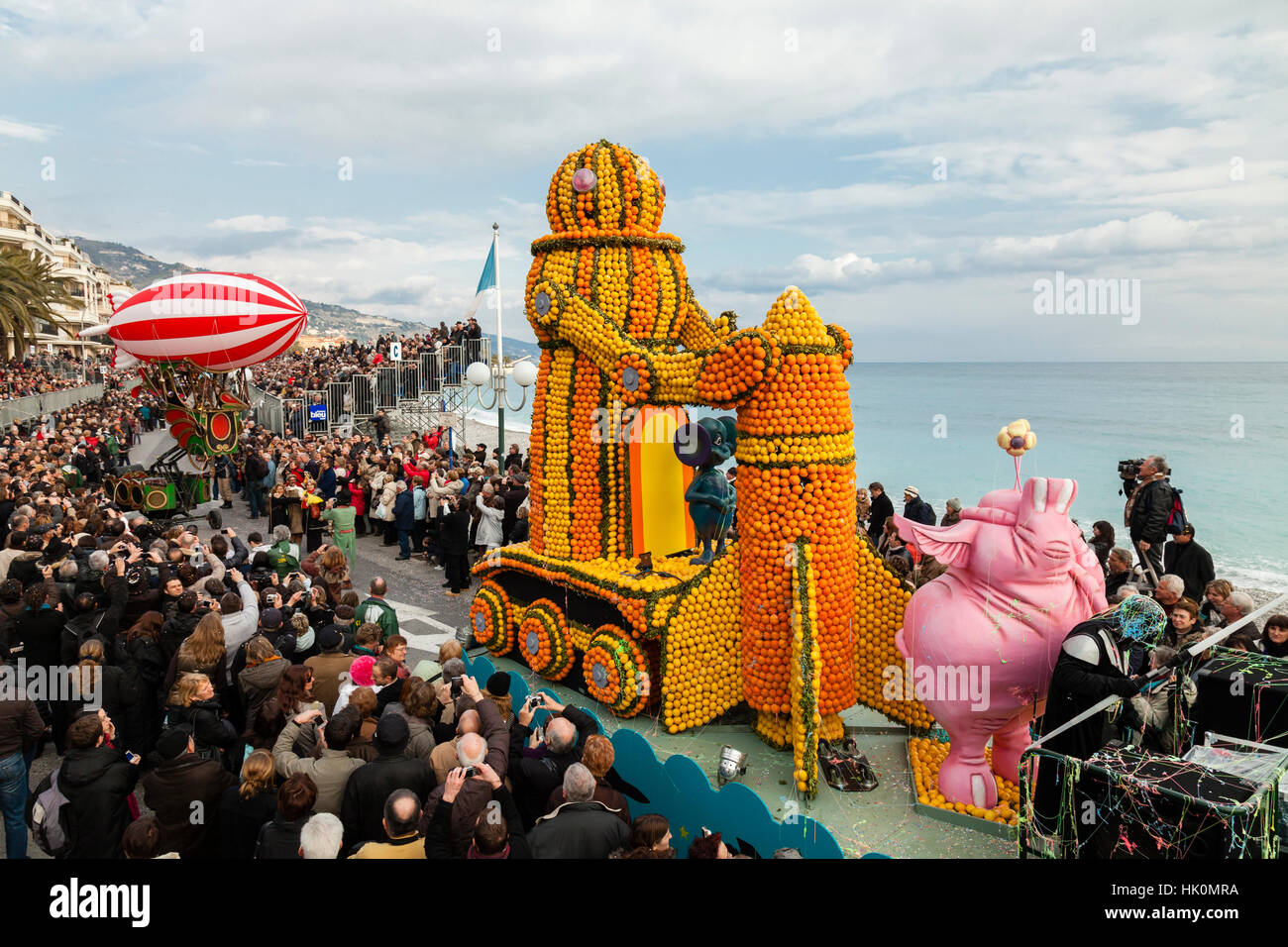 France, Alpes-Maritimes (06), Menton, la 77ème fête du Citron sur le thème Menton fait son cinéma, le corso Stock Photo