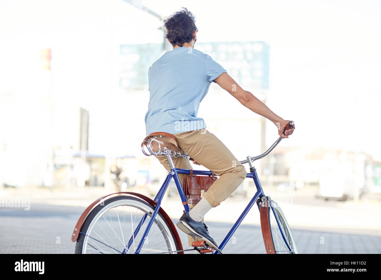 Fixed gear bike road hi-res stock photography and images - Alamy