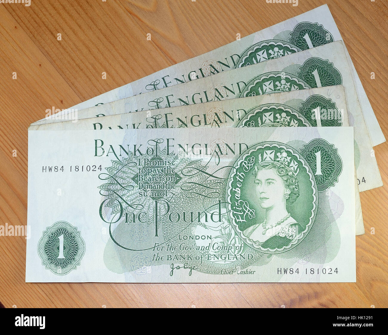 Old English paper pound Stock Photo Alamy