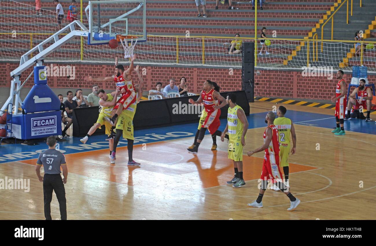 Campo Mourao, Brazil. 4th Feb, 2017. The team of Campo Mourao in the Central West Region of Paraná, won the National Basketball League NBB-9 match against Banrisul/Caxias, by an 83 to 74 lead. With 10 wins in 17 games, the Campo Mourao team is now in eighth place. In the next round, playing at home in the Gym Belin Carolo, Campo Mourao will face the Vasco da Gama team. Credit: Dirceu Portugal/Fotoarena/Alamy Live News Stock Photo
