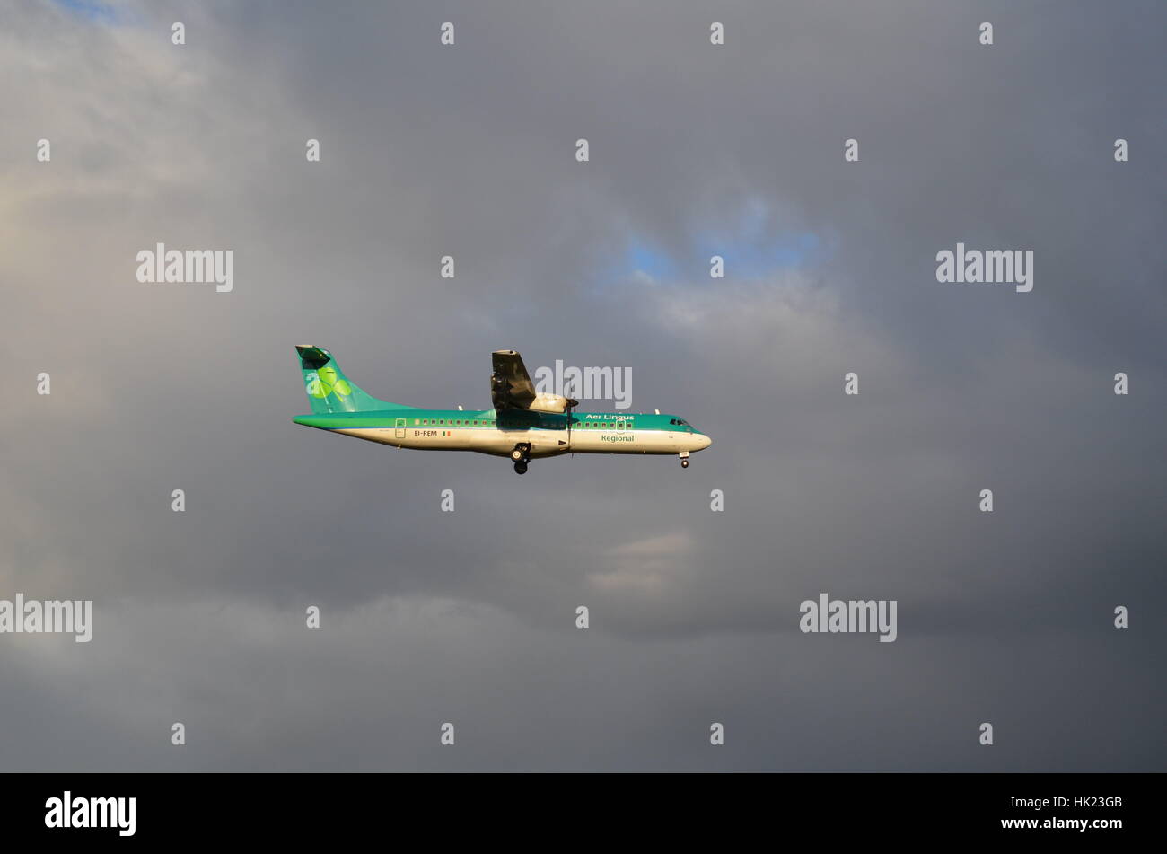 An Aer Lingus Regional ATR72-500 landing at Birmingham Airport Stock Photo