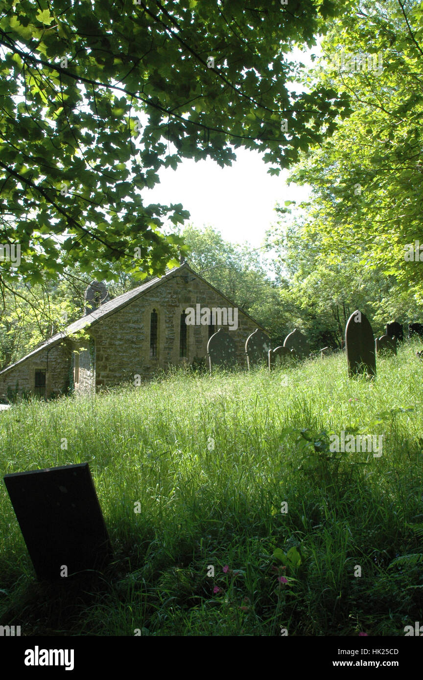 Overgrown churchyard hi-res stock photography and images - Alamy