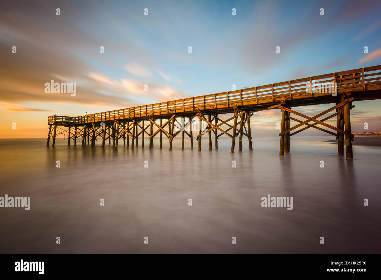 Isle of palms pier hires stock photography and images Alamy