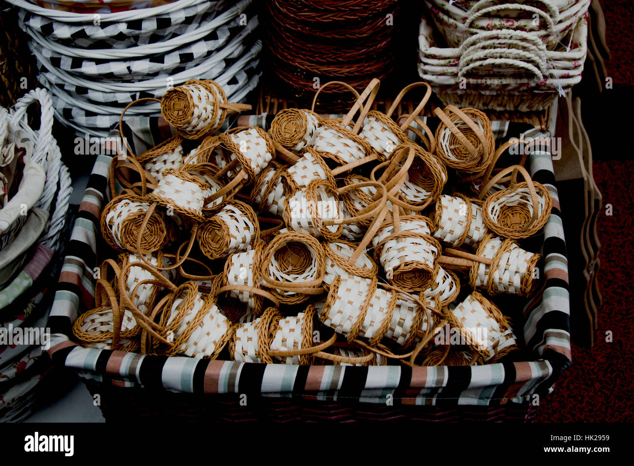 Empty wicker baskets are for sale in a market place Stock Photo - Alamy