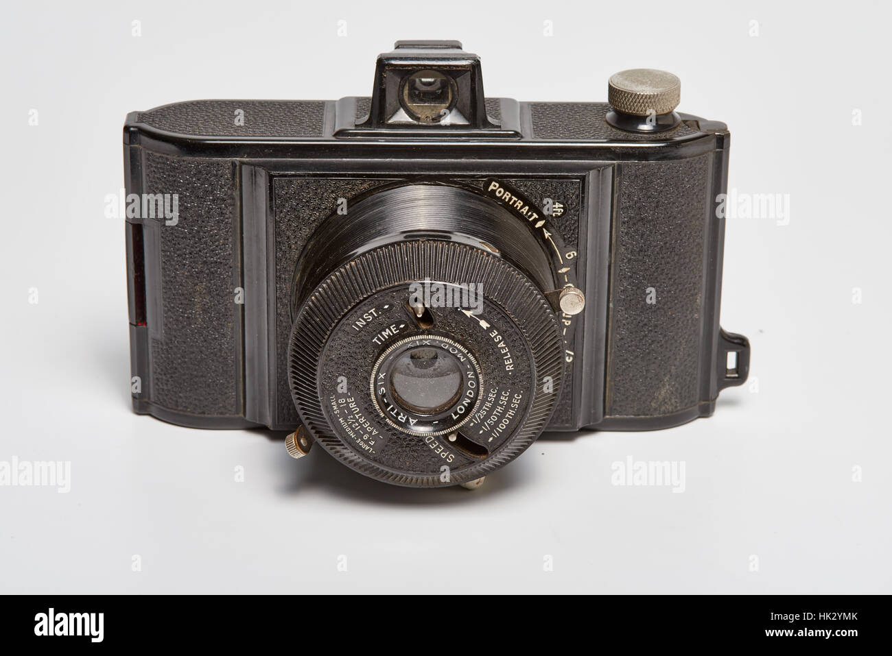 The Arti-Six is a British Bakelite viewfinder camera made around 1950. It had a screw-tube lens - when taking a photograph, the lens is screwed forwar Stock Photo