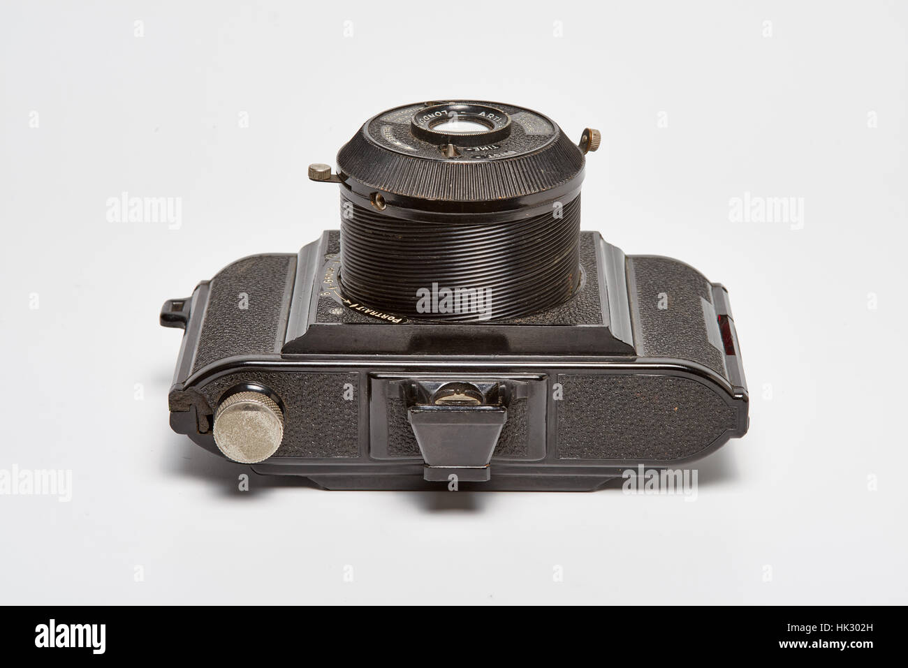 The Arti-Six is a British Bakelite viewfinder camera made around 1950. It had a screw-tube lens - when taking a photograph, the lens is screwed forwar Stock Photo