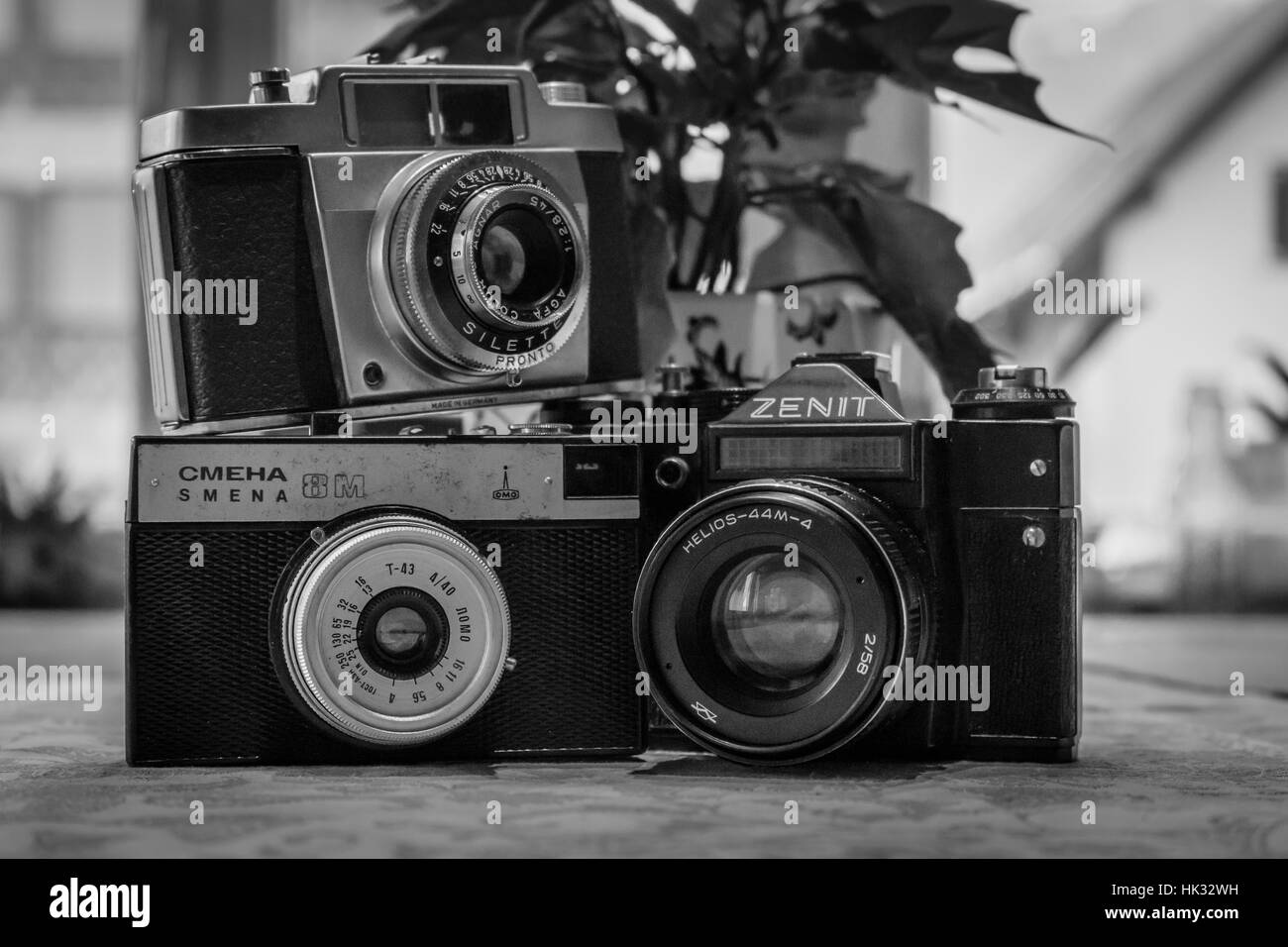 Vintage cameras Black and White Stock Photos & Images Alamy