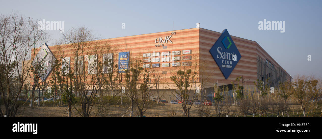 crocs in city centre