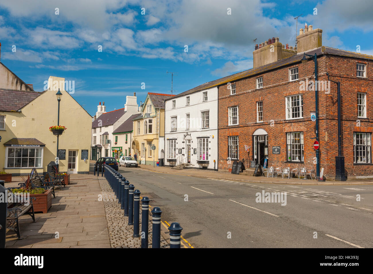 Sops and buildings on Castle Street Beaumaris Stock Photo - Alamy