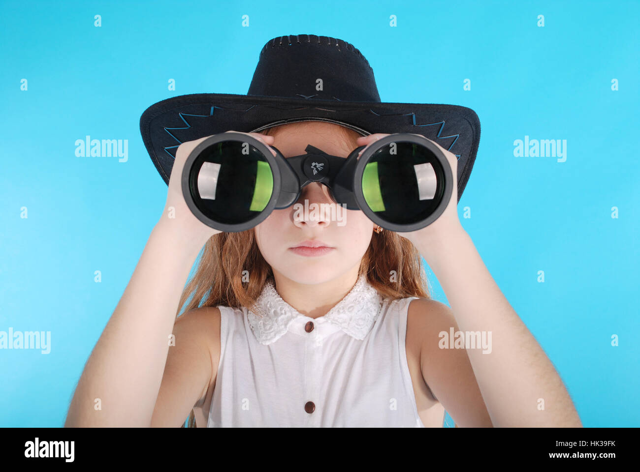 Girl binoculars zoo hires stock photography and images Alamy