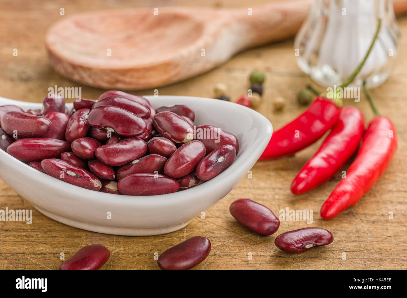 porcelain dish with kindneybohnen Stock Photo