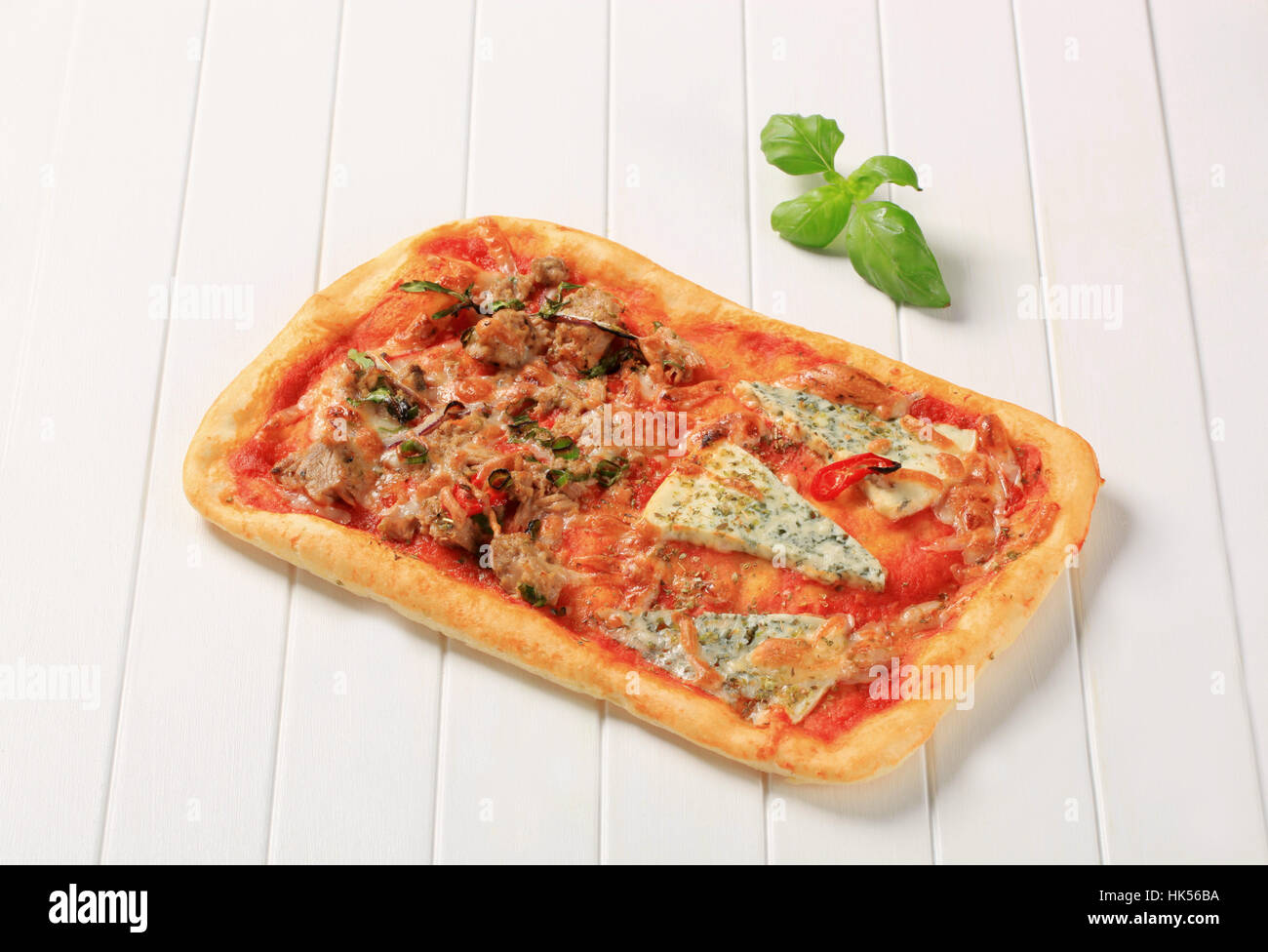 food, aliment, closeup, studio, rectangular, sauce, onion, pizza, dish ...