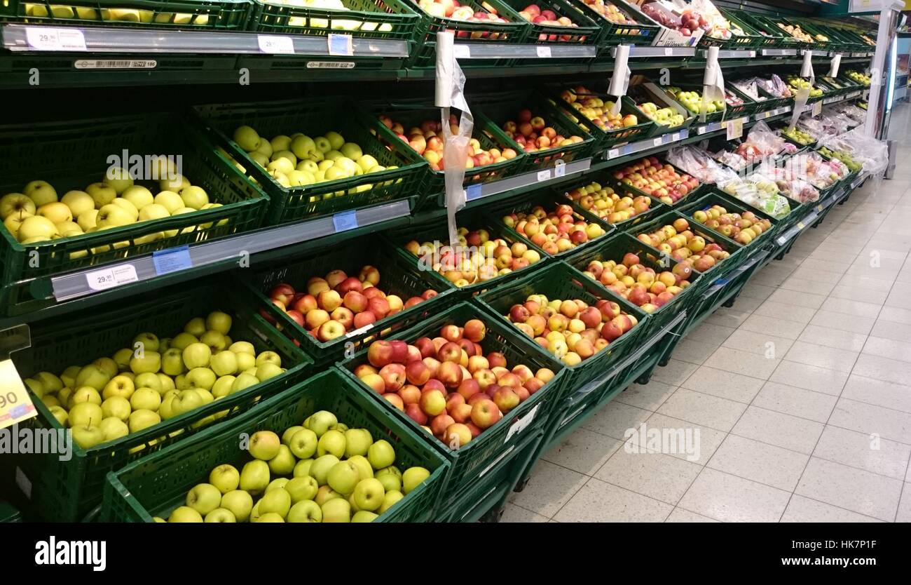 Vegetable and fruit shelves in grocery store Stock Photo Alamy