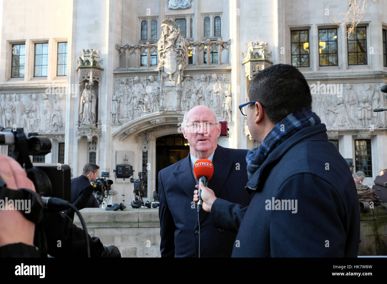 News media, film crews and journalists interview person at Supreme Court after Article 50 ruling in favor of Parliament, London UK   KATHY DEWITT Stock Photo