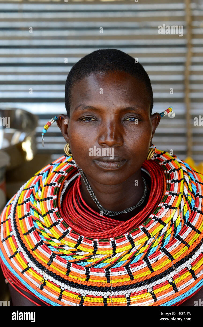 KENYA, Marsabit, Samburu village Merille, Rapunye Ntumo a women self help group / KENIA, Marsabit, Samburu Dorf Merille, Rapunye Ntumo Frauen Selbsthilfegruppe Stock Photo