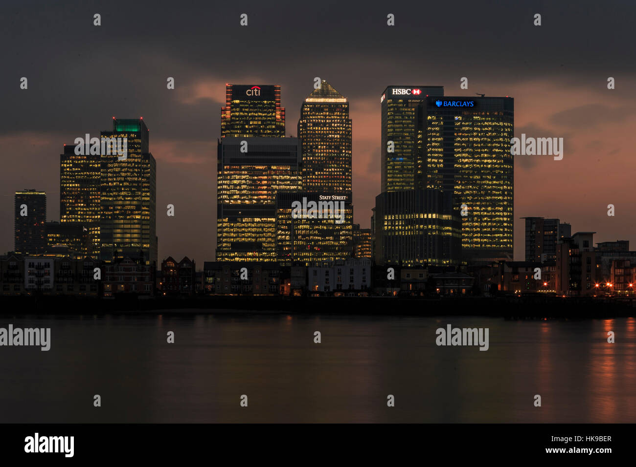 State street canary wharf hi-res stock photography and images - Alamy