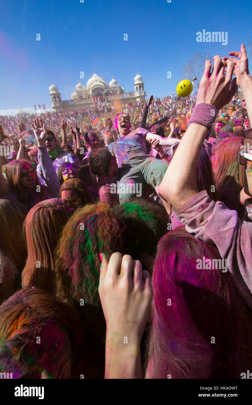 Holi Festival India Throw Stock Photos Holi Festival Coloring Wallpapers Download Free Images Wallpaper [coloring365.blogspot.com]