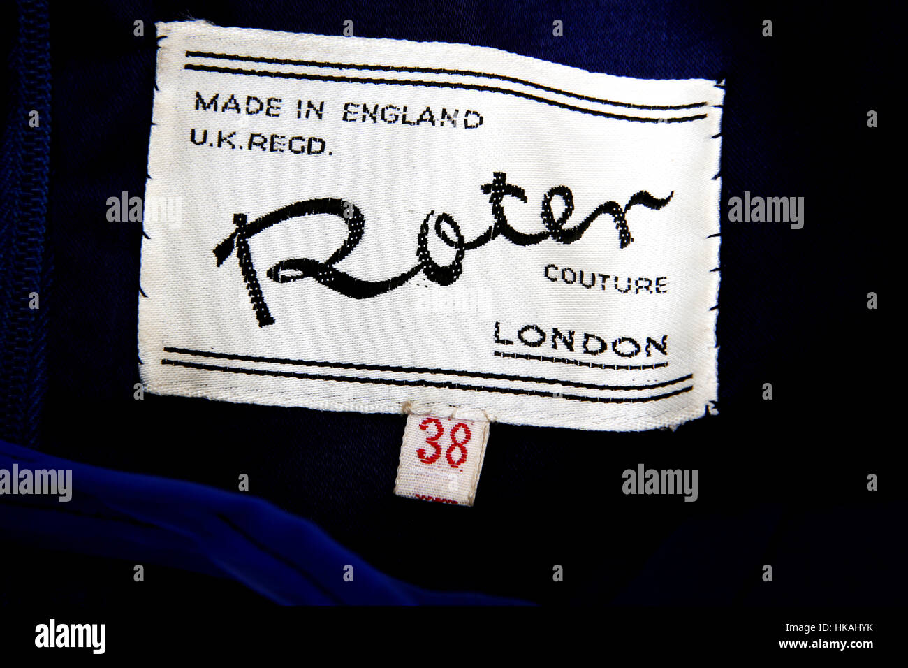 Roter Couture Dress Label Stock Photo - Alamy