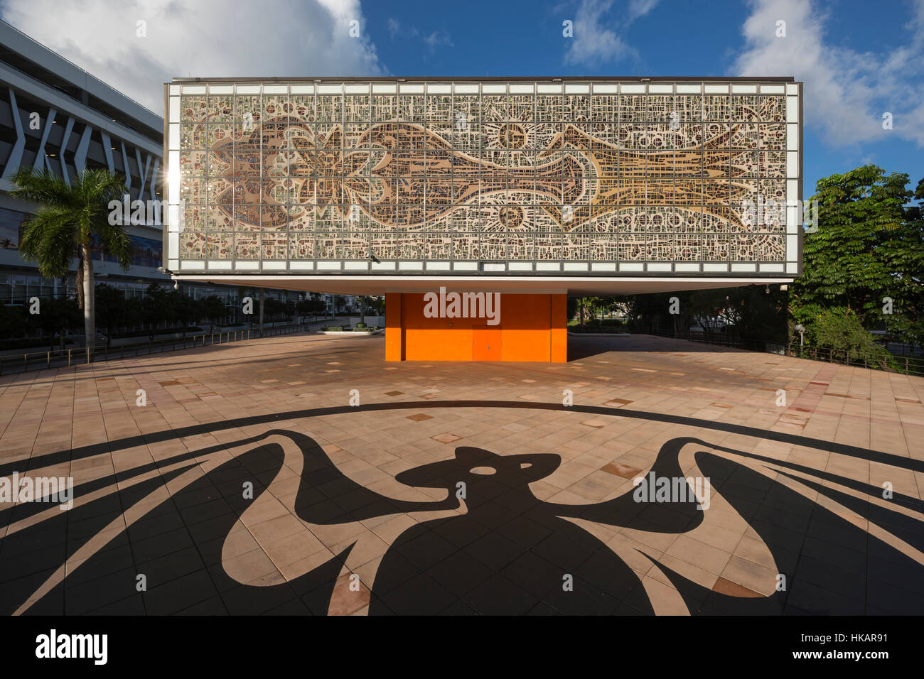 JEWEL BOX ANNEX (©IGNACIO CARRERA JUSTIZ 1973) BACARDI BAT LOGO (©BACARDI  LIMITED 1862) NATIONAL YOUNGARTS CAMPUS MIAMI FLORIDA USA Stock Photo -  Alamy