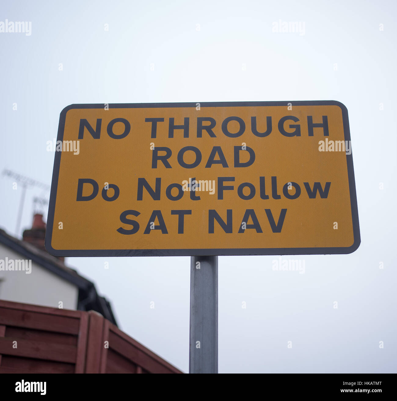 No through road, do not follow sat nav sign, UK Urban road sign Stock Photo
